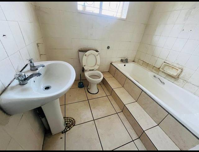 3 BEDROOM HOUSE FOR SALE IN ELSBURG